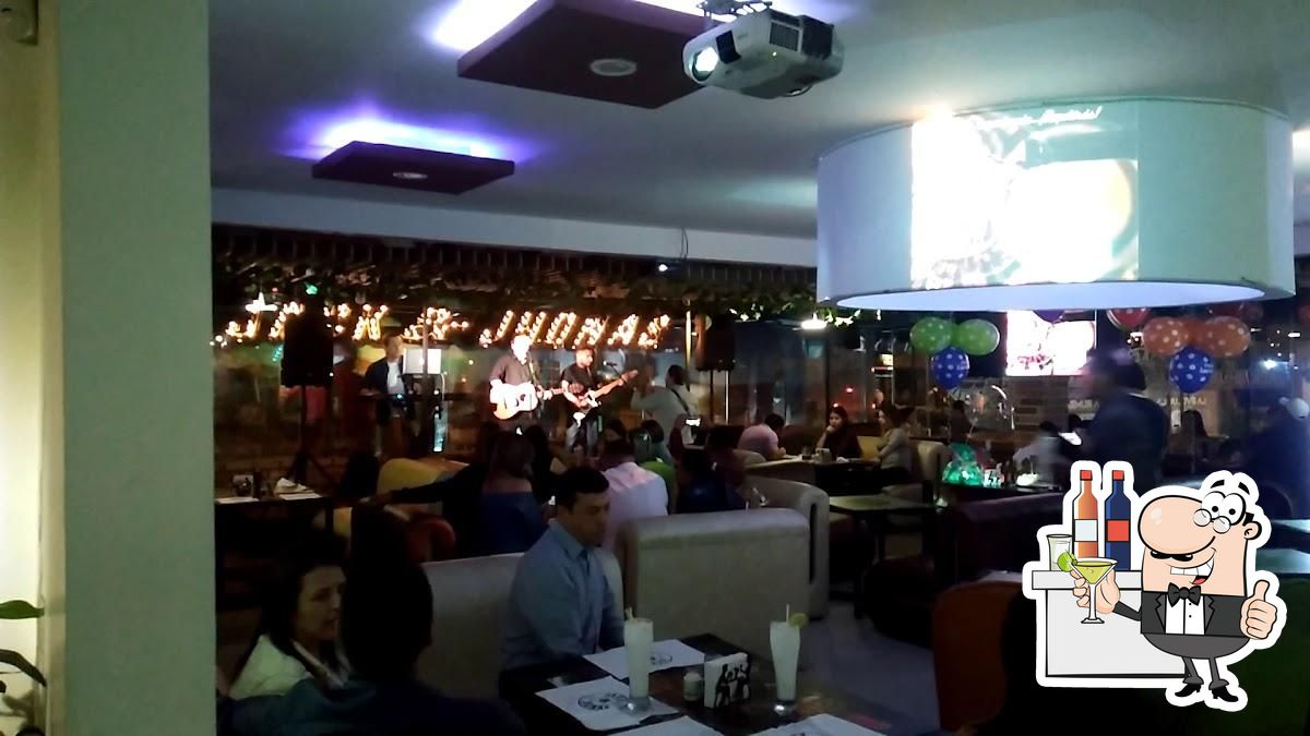 Show en vivo los jueves